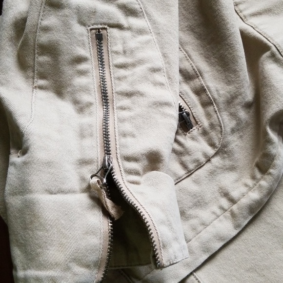 Jacket - Picture 8 of 8